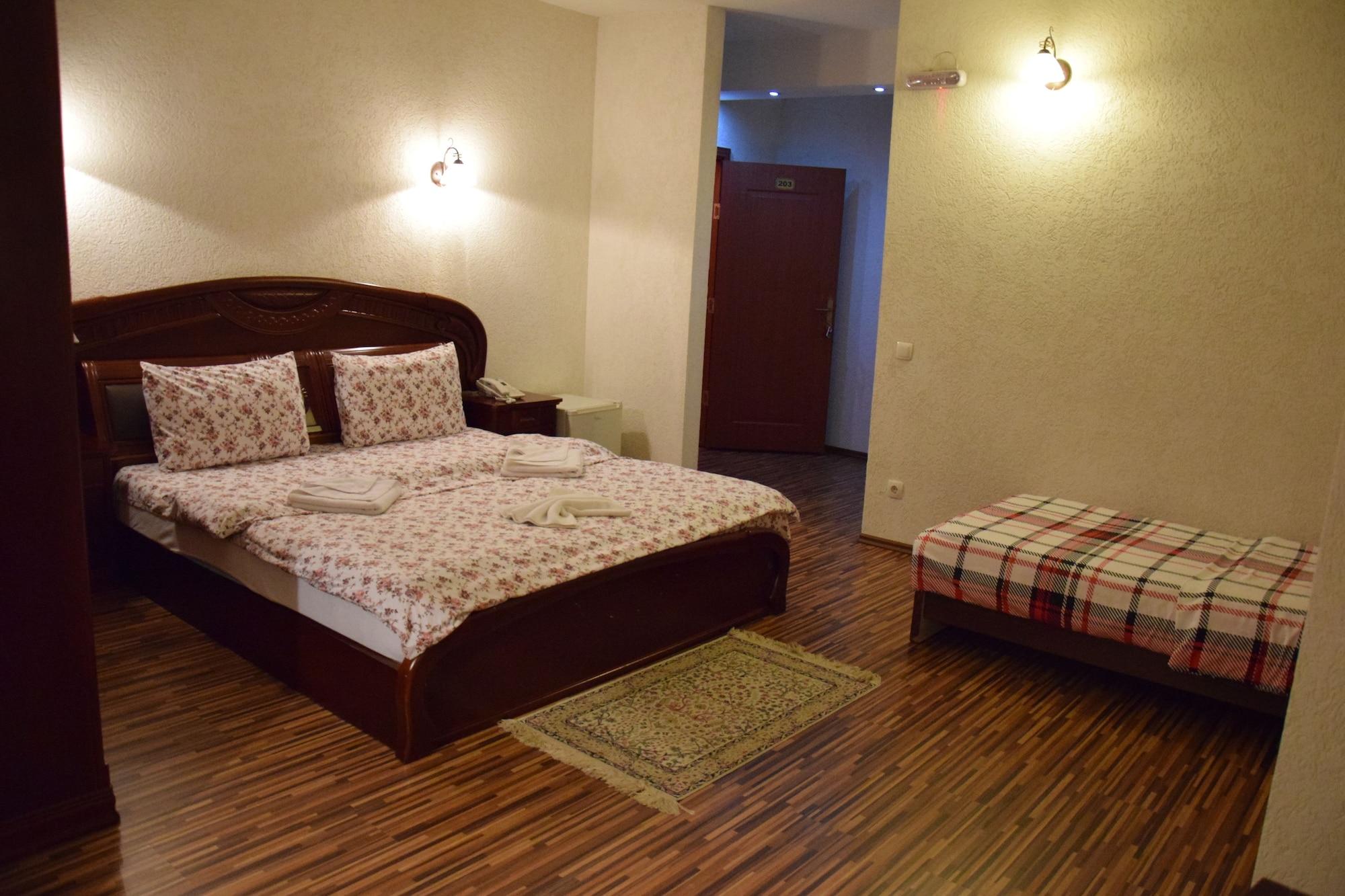 Hotel Denis Pristina Exterior photo
