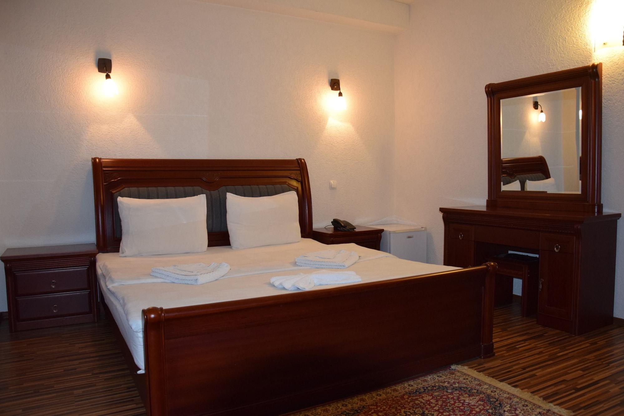 Hotel Denis Pristina Exterior photo