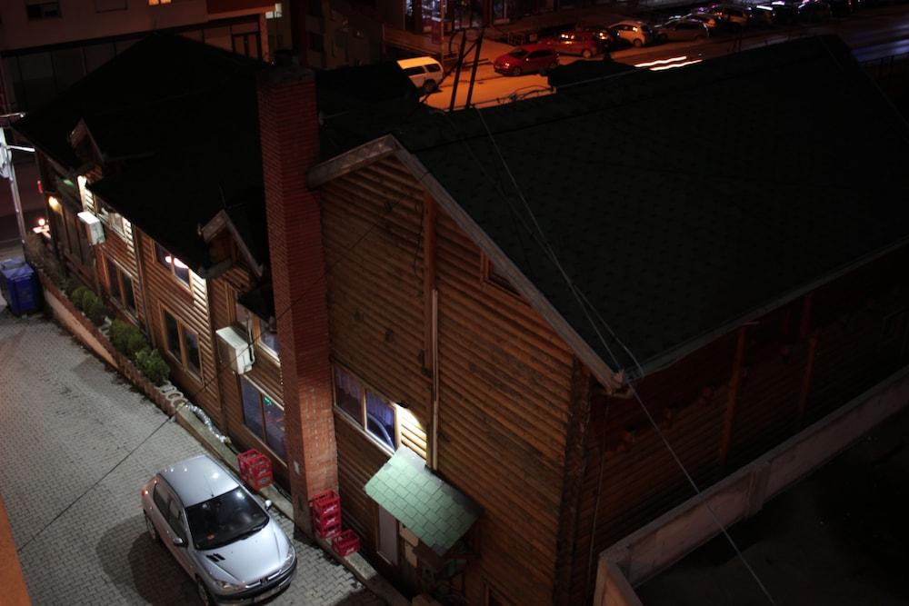 Hotel Denis Pristina Exterior photo