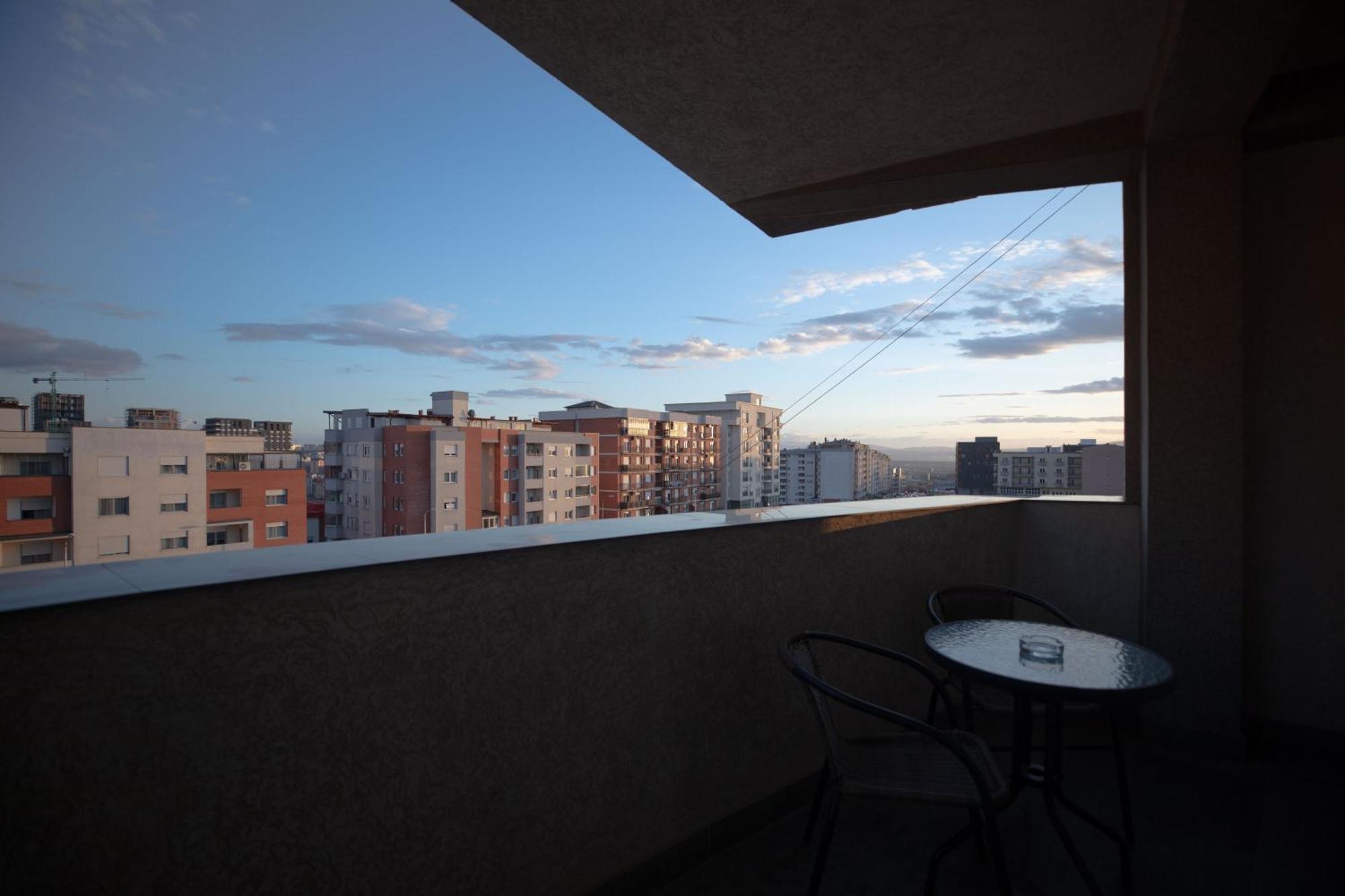Hotel Denis Pristina Exterior photo