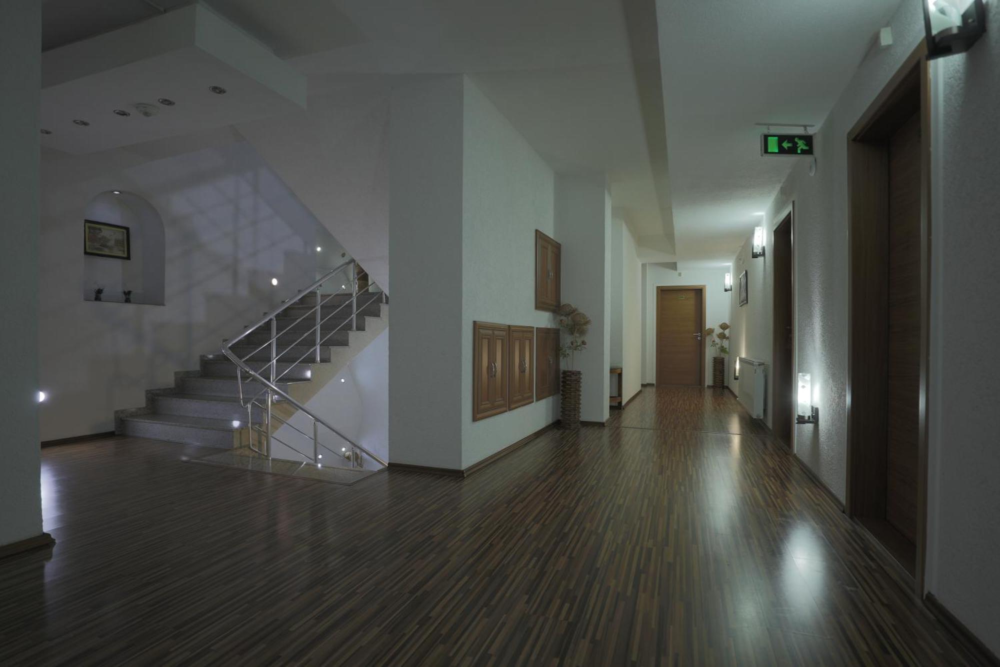 Hotel Denis Pristina Exterior photo