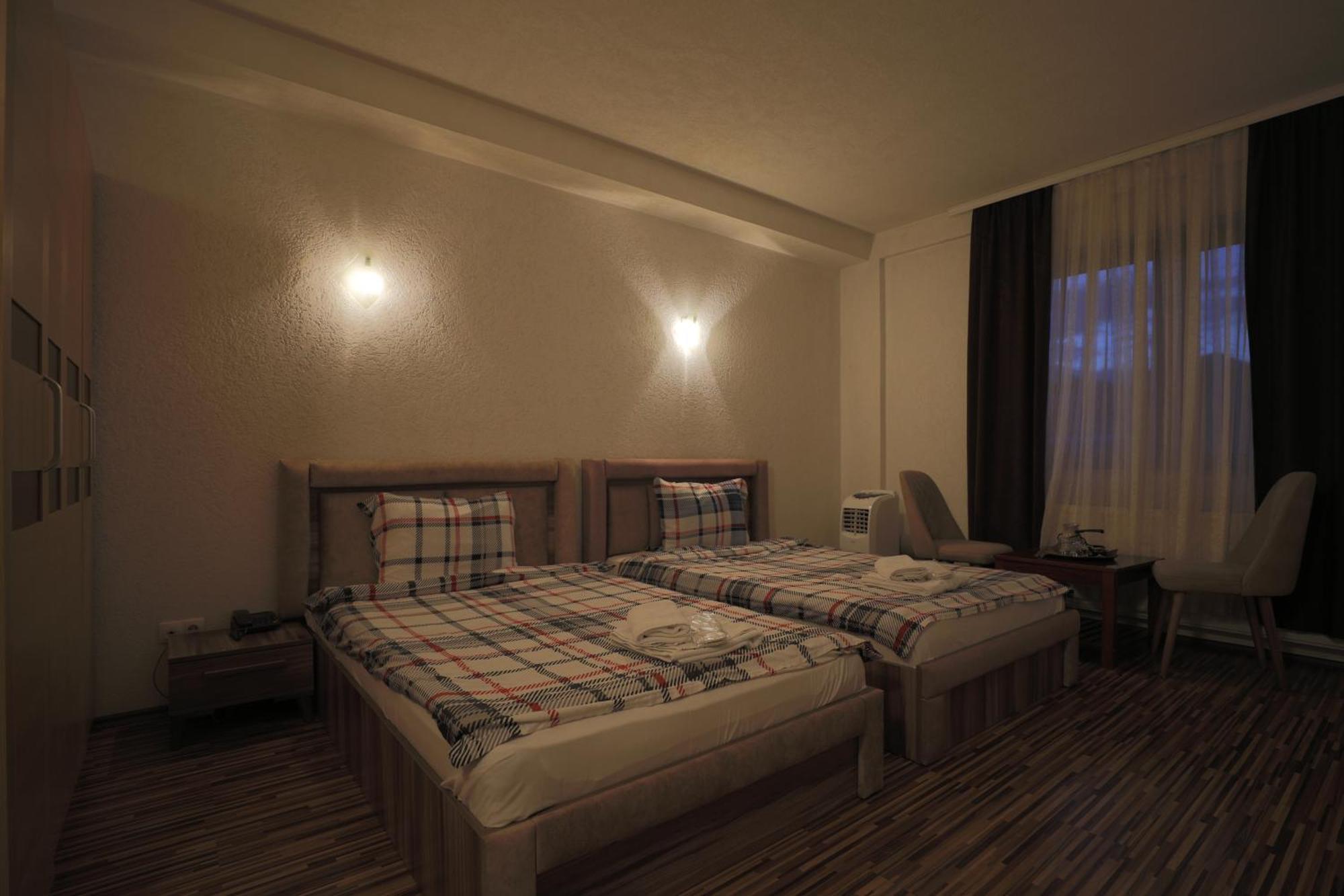 Hotel Denis Pristina Exterior photo