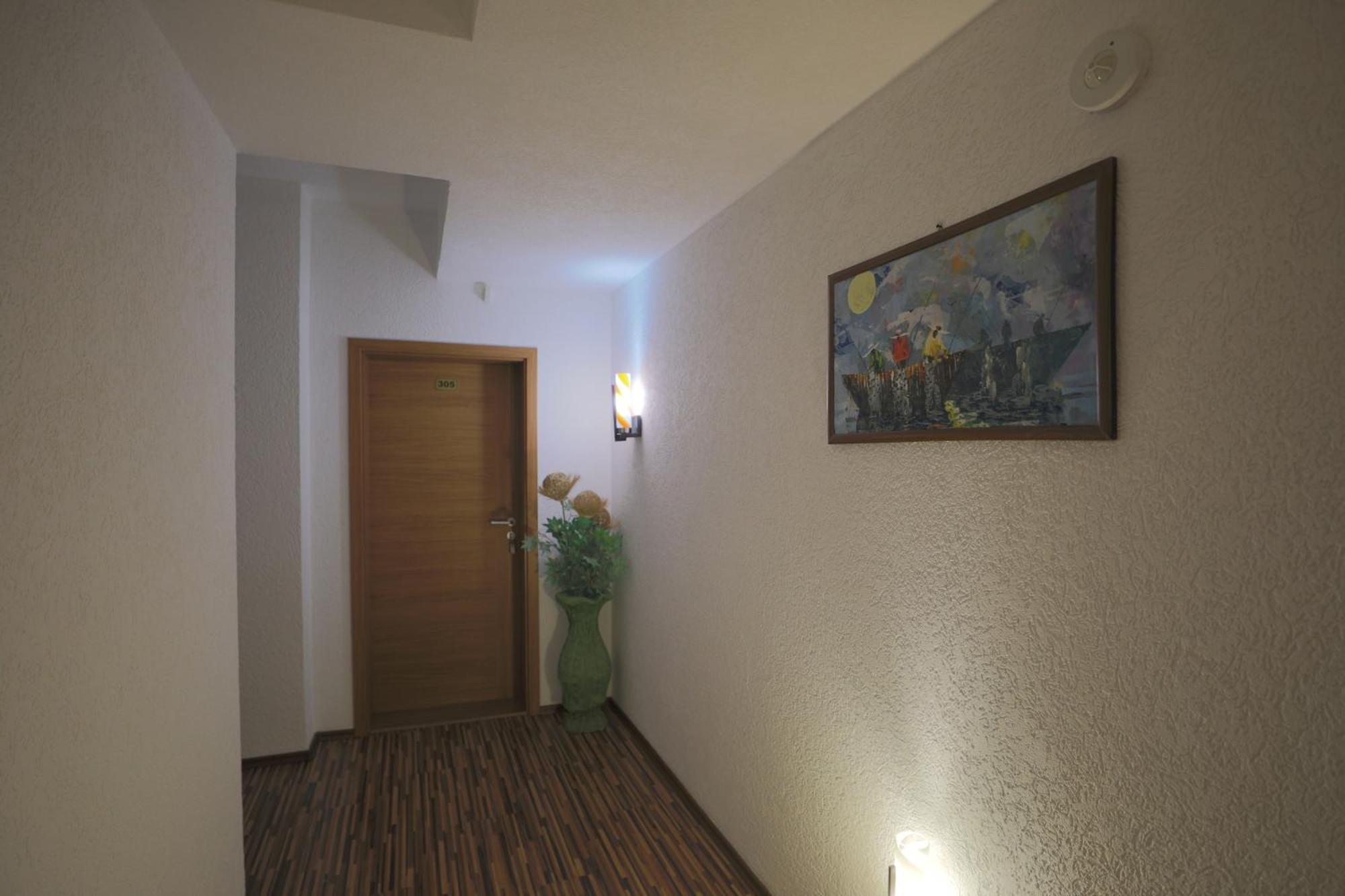 Hotel Denis Pristina Exterior photo